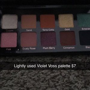 Violet Voss eyeshadow palette